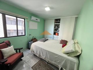 Espaçoso apartamento em Boa Viagem,230m,4 quartos,vista mar,2 vagas,10 passos da praia.