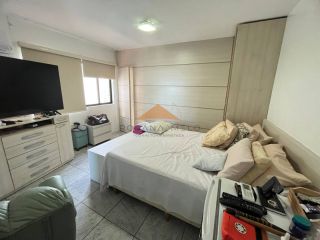 Espaçoso apartamento em Boa Viagem,230m,4 quartos,vista mar,2 vagas,10 passos da praia.