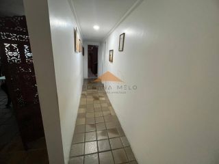 Espaçoso apartamento em Boa Viagem,230m,4 quartos,vista mar,2 vagas,10 passos da praia.