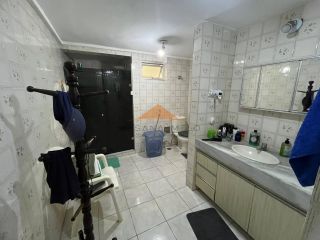 Espaçoso apartamento em Boa Viagem,230m,4 quartos,vista mar,2 vagas,10 passos da praia.