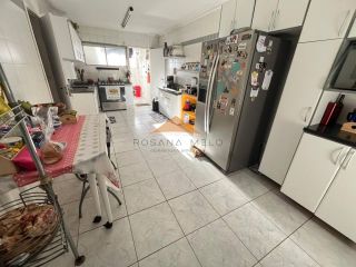 Espaçoso apartamento em Boa Viagem,230m,4 quartos,vista mar,2 vagas,10 passos da praia.