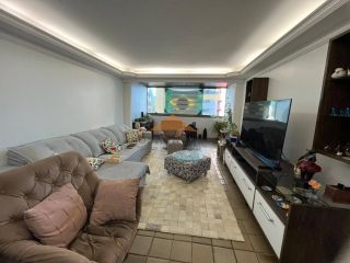 Espaçoso apartamento em Boa Viagem,230m,4 quartos,vista mar,2 vagas,10 passos da praia.