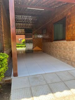 Casa em Gravatá com 3quartos,2 suítes, 2 banheiros sociais, varanda superior e cozinha gourmet.