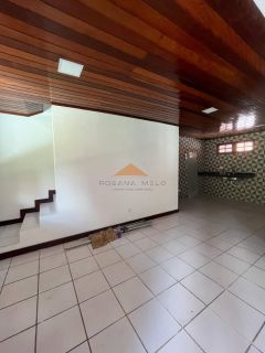 Casa em Gravatá com 3quartos,2 suítes, 2 banheiros sociais, varanda superior e cozinha gourmet.