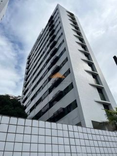 Apto 3 Quartos no topo do prédio à beira rio da Torre.