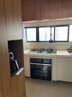 Apto 3 Quartos no topo do prédio à beira rio da Torre.