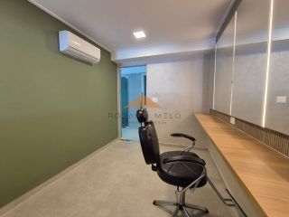 Edf. Domus Augusto Lins e Silva, 29m², piso em porcelanato, lazer completo e a 5 minutos a pé da praia