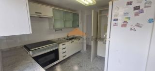 Oportunidade imperdível na avenida Boa Viagem,134m,4 quartos,2 vagas, padrão Moura Dubeux.