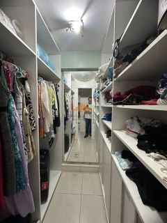 Apartamento com 4 quartos, 181m², sala ampla, lavabo, área de serviço, dependência completa e 2 vagas de garagem em Boa Viagem