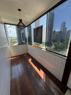 Apartamento com 3 quartos, 1 suíte, vista mar e 2 vagas de garagem em Boa Viagem
