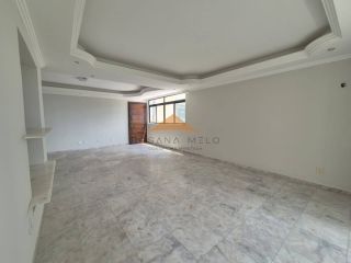 Edf.Iuca: Apartamento com 3 Quartos, sendo 1 Suíte na rua Setúbal com linda vista mar!