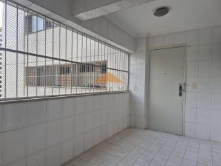 Edf.Iuca: Apartamento com 3 Quartos, sendo 1 Suíte na rua Setúbal com linda vista mar!