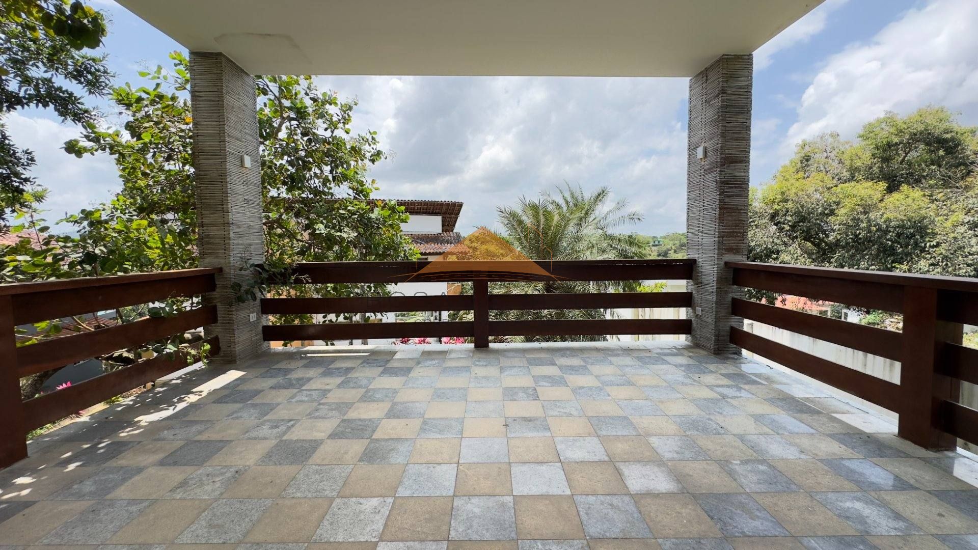 Ampla casa em condomínio fechado com 4 amplas suítes | 577m² | ao lado da BR 408 em Paudalho