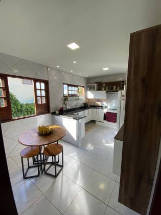 Casa com 4 quartos , 3 suítes, cozinha ampla em  Gravatá, Suíça Brasileira