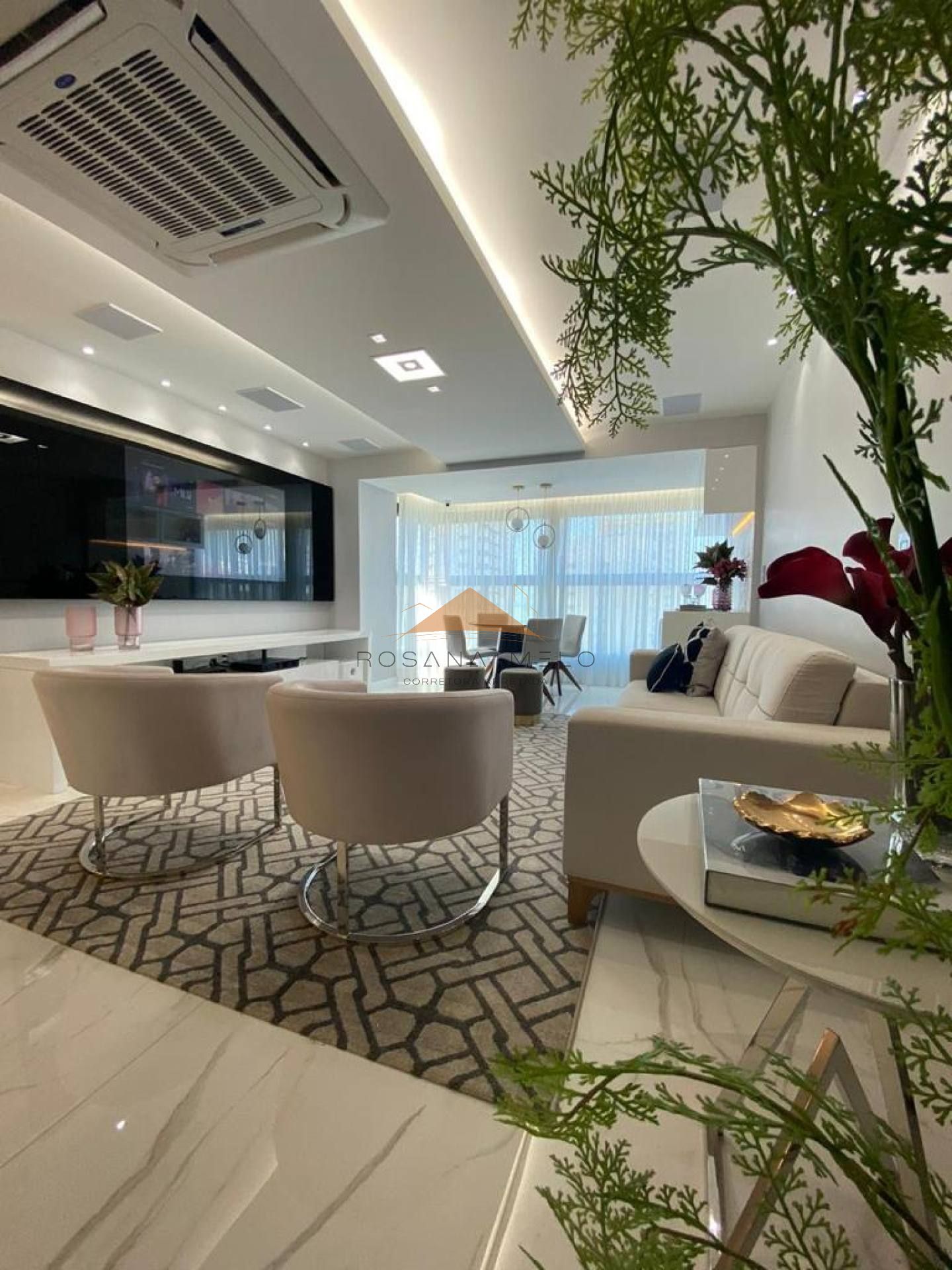 Edf. Desembargador Manoel Tavares, Boa Viagem,130m,nascente,4 quartos,2 suítes, andar alto, vista mar, reformado, lazer.