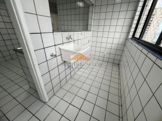 Edf Praia de Guaiuba,Boa Viagem,115m,3 quartos,andar alto,lazer.