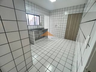 Edf Praia de Guaiuba,Boa Viagem,115m,3 quartos,andar alto,lazer.