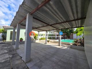 Casa térrea, 272m² sala ampla, 4 quartos (1 suíte), piscina e churrasqueira, Piedade