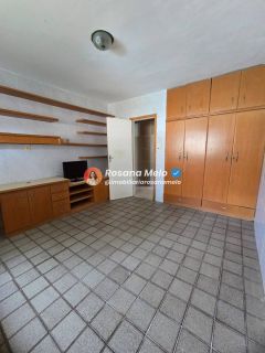 Casa térrea, 272m² sala ampla, 4 quartos (1 suíte), piscina e churrasqueira, Piedade