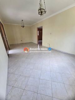 Casa térrea, 272m² sala ampla, 4 quartos (1 suíte), piscina e churrasqueira, Piedade