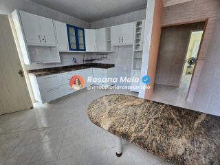 Casa térrea, 272m² sala ampla, 4 quartos (1 suíte), piscina e churrasqueira, Piedade