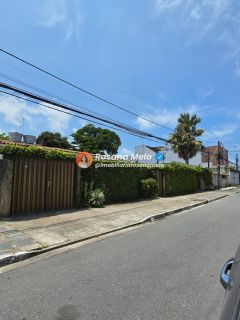 Casa térrea, 272m² sala ampla, 4 quartos (1 suíte), piscina e churrasqueira, Piedade