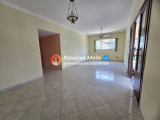 Casa térrea, 272m² sala ampla, 4 quartos (1 suíte), piscina e churrasqueira, Piedade
