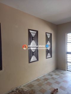Casa 4 Quartos e 2 salas, terreno 720m²– Próximo à Lagoa do Araçá