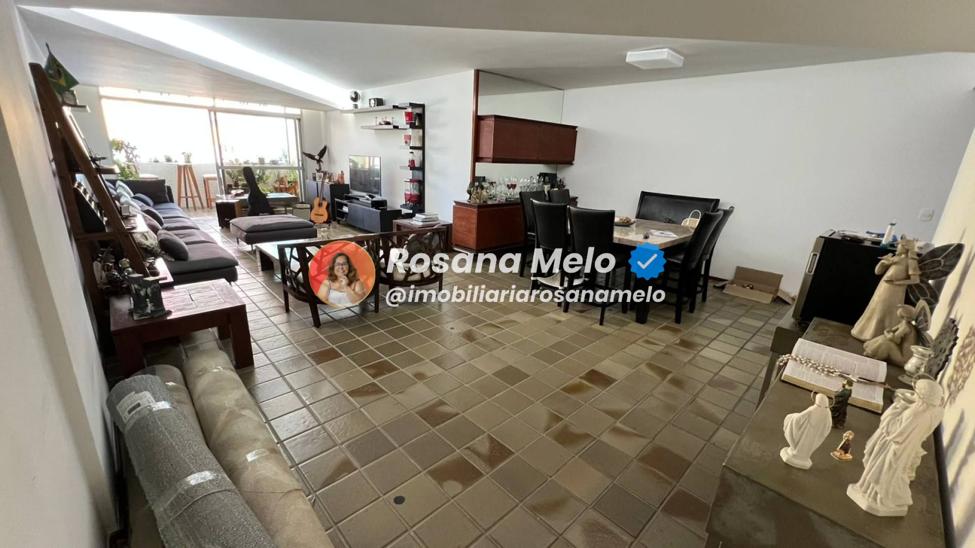 Edf. Zaragoza com 230m², 4 quartos sendo 1 suíte, 2 vagas, rua Setúbal