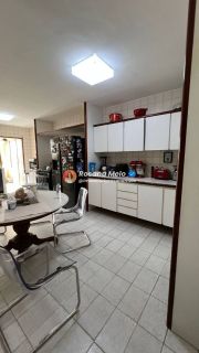 Edf. Zaragoza com 230m², 4 quartos sendo 1 suíte, 2 vagas, rua Setúbal