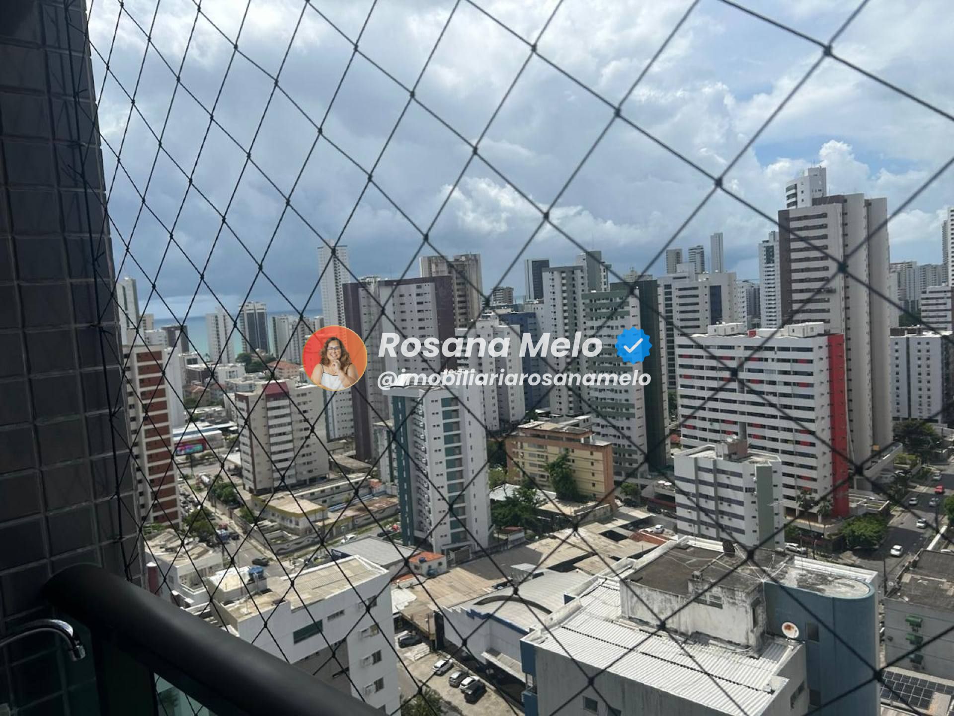 Oportunidade no edf Shopping Living,63m,3 quartos,lazer,andar alto,vista mar.