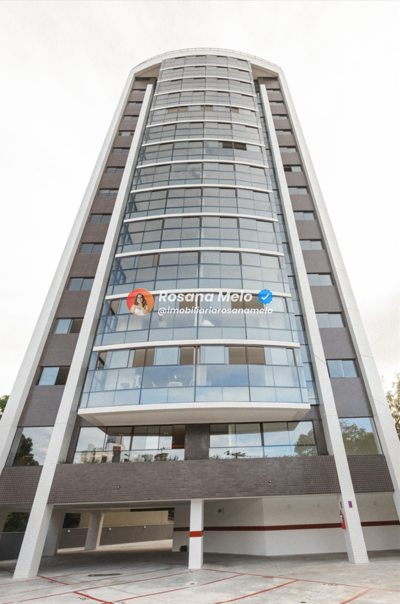 Edf. Maria do Carmo Vilaça - 130m², 4 quartos sendo 2 ou 3 suítes, 2 vagas, lazer completo, Pina
