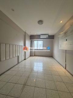 Edf. Manoel Carvalho, apartamento andar alto, nascente, 125m², varanda, 3 quartos (1 suíte master com banheira), 2 vagas cobertas, Boa Viagem
