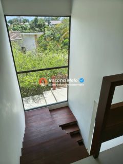 Cond. Gravatá Country, casa reformada, 385m², varanda panorâmica, 5 suítes (2 suítes master), 6 vagas, lazer completo, Gravatá.