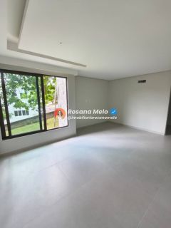 Cond. Gravatá Country, casa reformada, 385m², varanda panorâmica, 5 suítes (2 suítes master), 6 vagas, lazer completo, Gravatá.