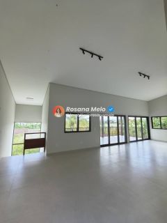 Cond. Gravatá Country, casa reformada, 385m², varanda panorâmica, 5 suítes (2 suítes master), 6 vagas, lazer completo, Gravatá.