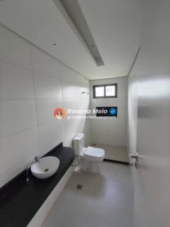 Cond. Gravatá Country, casa reformada, 385m², varanda panorâmica, 5 suítes (2 suítes master), 6 vagas, lazer completo, Gravatá.