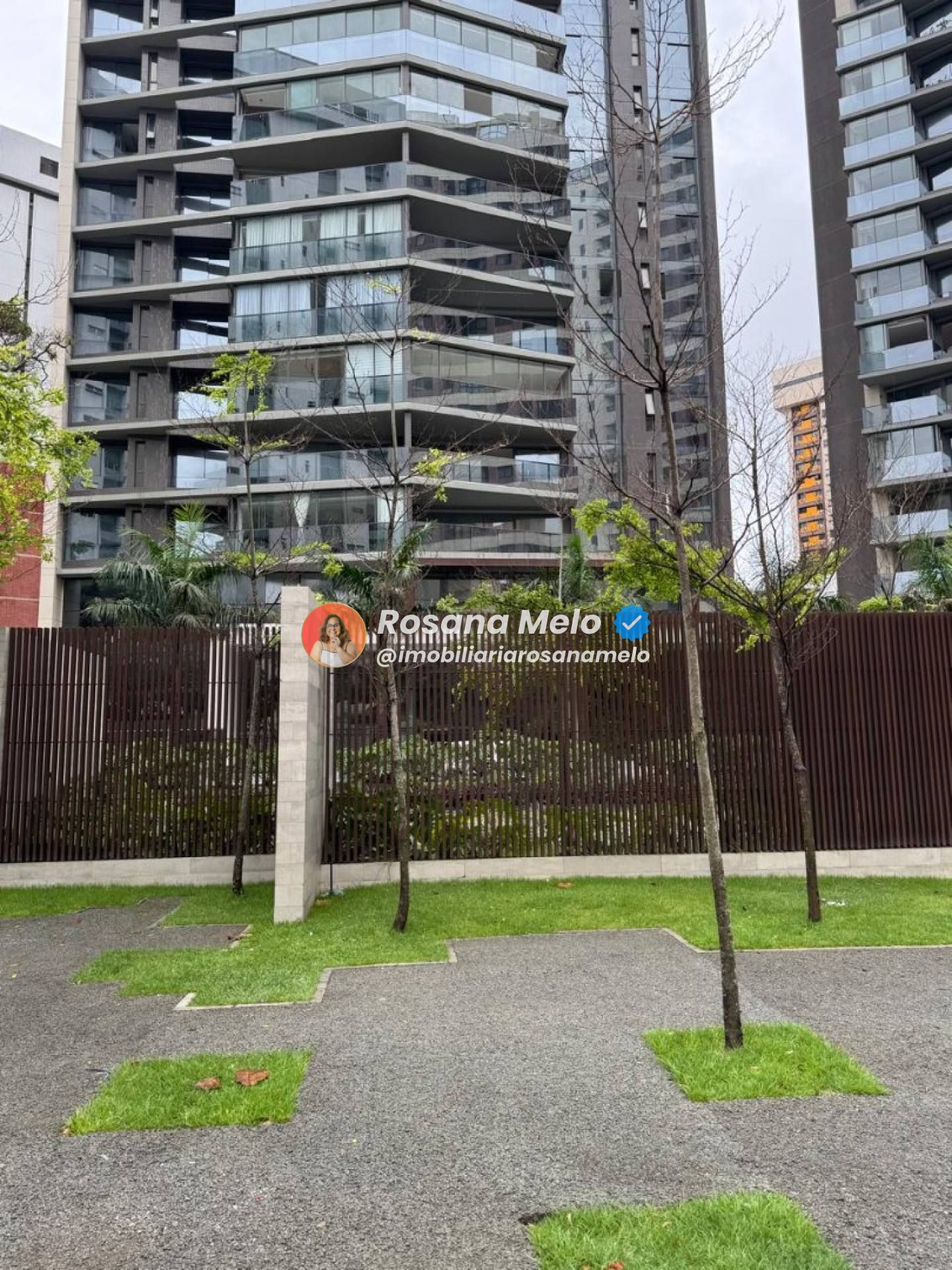 Edf. Alameda Brunehilde Trajano, apartamento andar alto, 180m², varanda, 4 quartos (4 suítes), 3 vagas, lazer completo, Boa Viagem