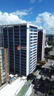 Flat no Studio Everest com 29m² na praia do Pina a 30 metros da mar |  Porteira Fechada