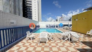 Flat no Studio Everest com 29m² na praia do Pina a 30 metros da mar |  Porteira Fechada