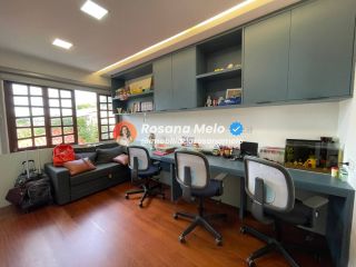 Casa 500m², 5 quartos (3 suítes), piscina, área gourmet, campinho, 4 vagas, Apipucos