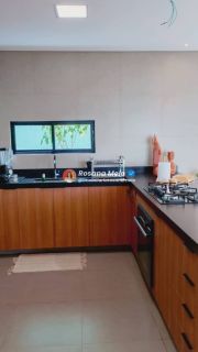 Casa com porteira fechada, 173m², 4 quartos (2 demi suítes) terraço com churrasqueira, em Chã Grande