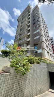Apartamento com 219,5m², 5 quartos (3 suítes), sala para 3 ambientes, Edf. Jacumã, em Boa Viagem