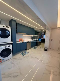 Apartamento à beira-mar, porteira fechada, à venda com 180m², 3 quartos (2 suítes), Edf. Saint Just, em Boa Viagem