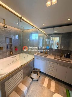 Apartamento à beira-mar, porteira fechada, à venda com 180m², 3 quartos (2 suítes), Edf. Saint Just, em Boa Viagem