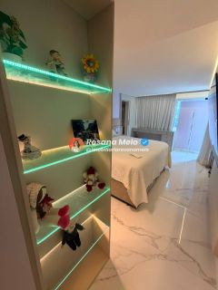 Apartamento à beira-mar, porteira fechada, à venda com 180m², 3 quartos (2 suítes), Edf. Saint Just, em Boa Viagem