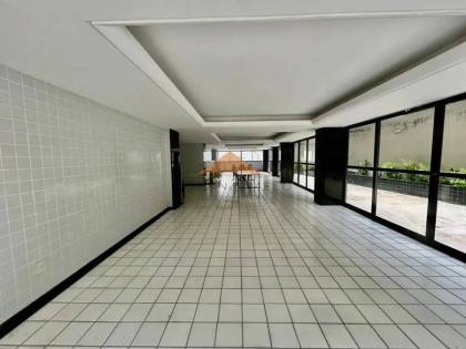 Apartamento 4 quartos (1 suíte), 240m², planta ampla, Edf. Conde de Nassau, Boa Viagem