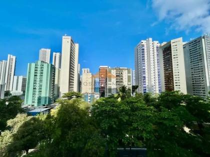Apartamento 4 quartos (1 suíte), 240m², planta ampla, Edf. Conde de Nassau, Boa Viagem