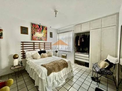 Apartamento 4 quartos (1 suíte), 240m², planta ampla, Edf. Conde de Nassau, Boa Viagem