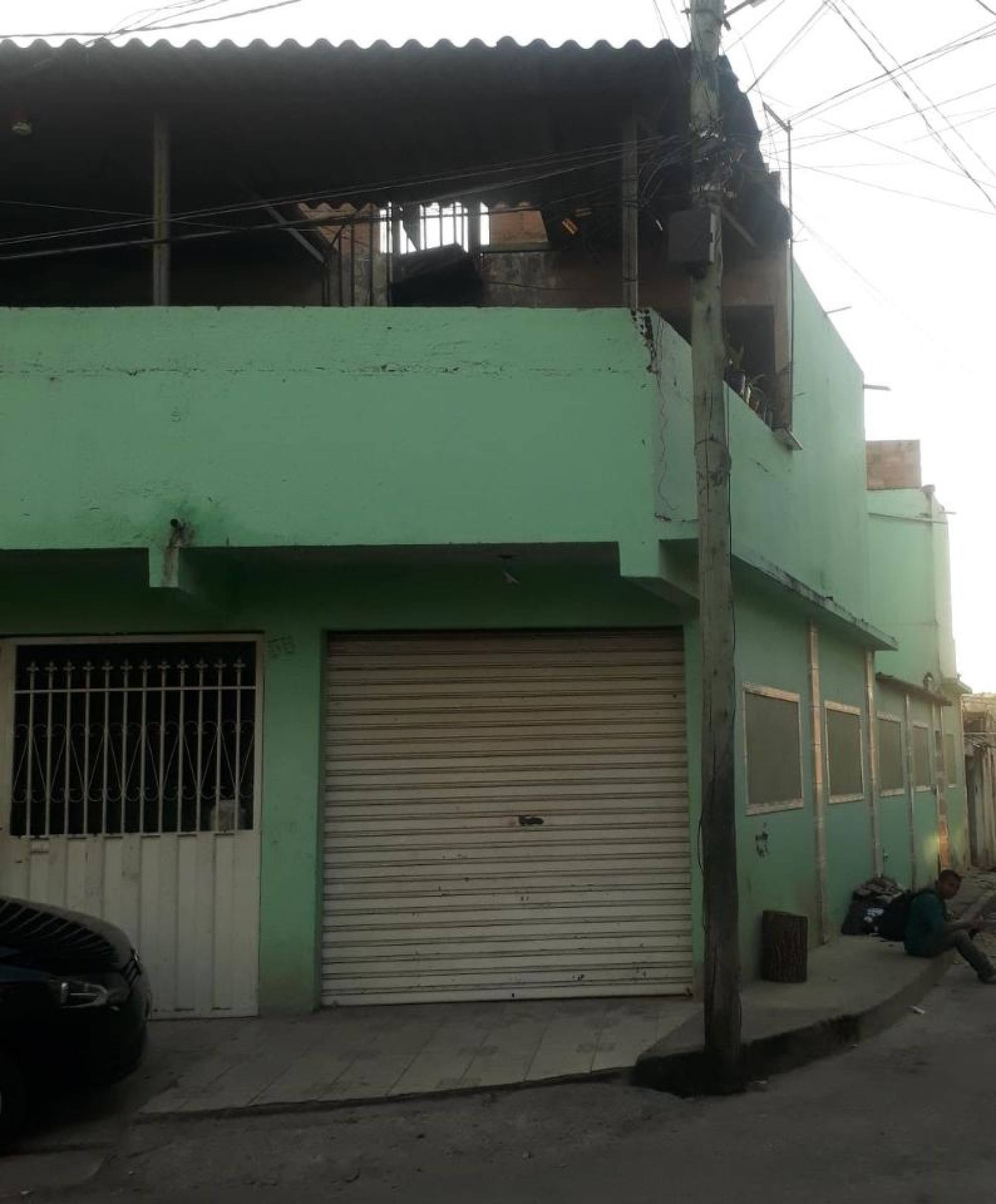 Casa Para Vender com 4 quartos no bairro Capelinha em Contagem